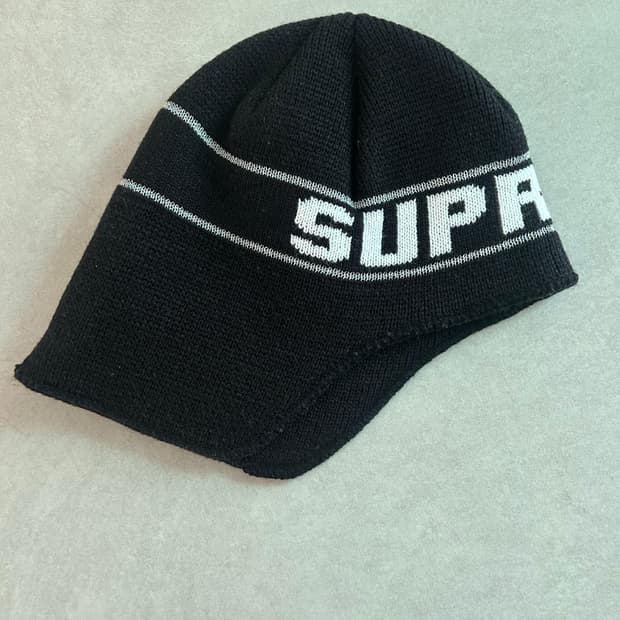 슈프림 이어플랩 비니 블랙