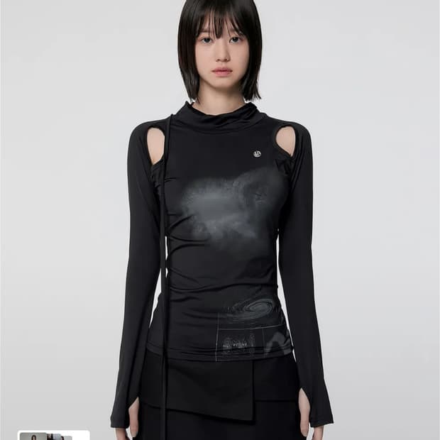 플레어업 컷아웃 터틀넥 롱슬리브