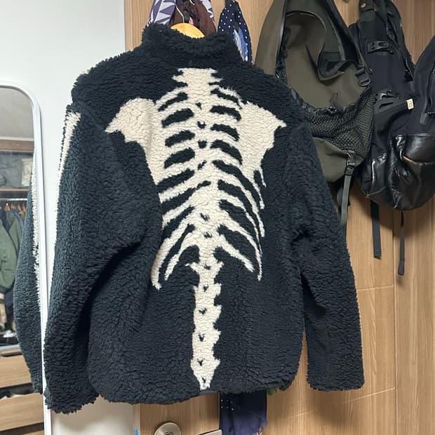 캐피탈 본 보아 후리스 3