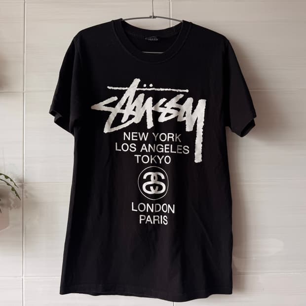 STUSSY 스투시 월드투어 반팔티 블랙 S