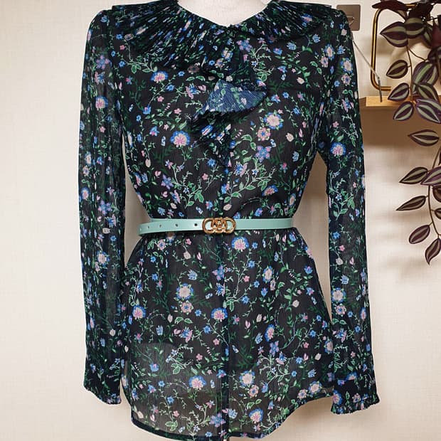 ENC 플리츠 블라우스 플라워 55 네이비