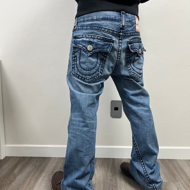 [32] 트루 릴리젼 부츠컷