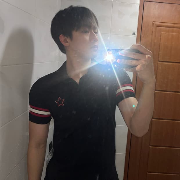 지방시 리카르도 티시 스타 패치 카라티
