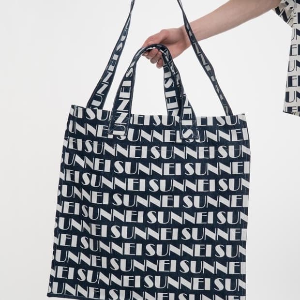SUNNEI 올오버 로고 패턴 데님 토트백 (민트급)