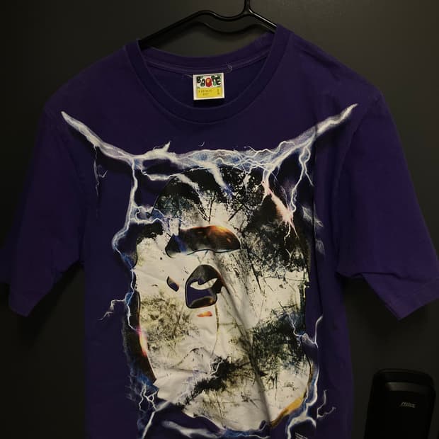 베이프 티셔츠 팔아요