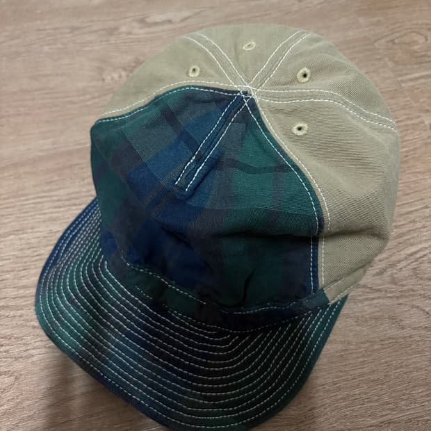 캐피탈 체크 캡 모자