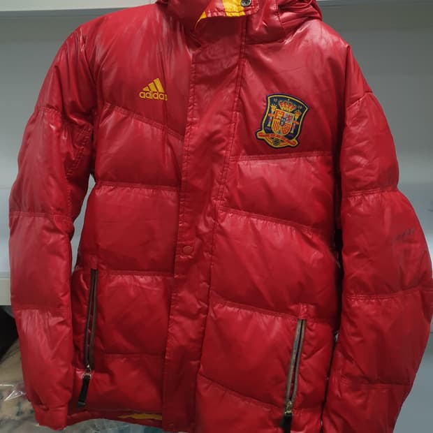아디다스 정품 스페인 축구 국대 오리털 패딩 95사이즈 팝니다 