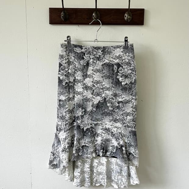 La quest-ceque 언발란스 스노우 플라워 스커트