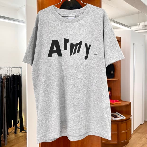 die weltbuhne 디벨트뷔너 army 반팔 티셔츠