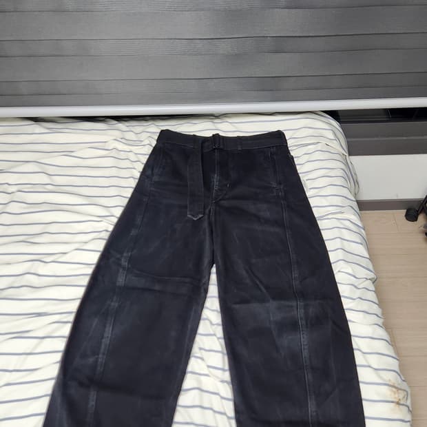 르메르 22ss 트위스티드 벨티드 데님