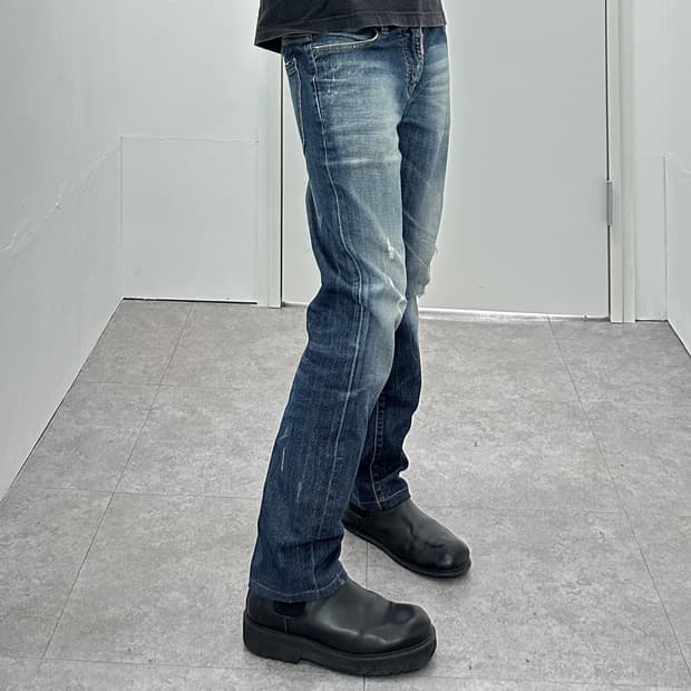 DSQUARED2 painting distressed denim 