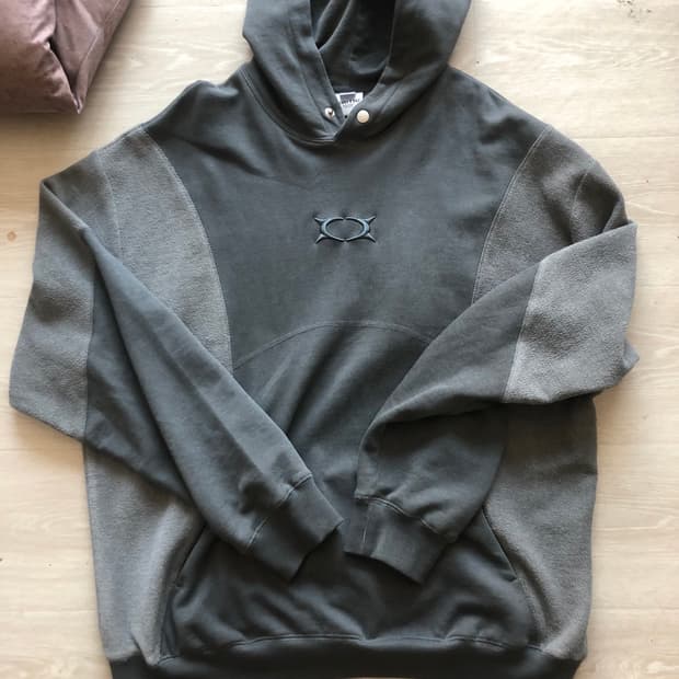 크리틱 차콜그레이 배색 후드티 XL 105