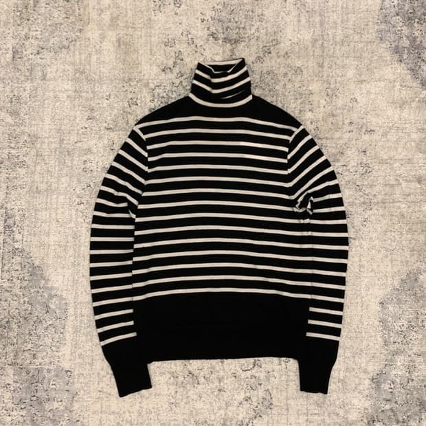 타카히로 미야시타 더 솔로이스트 스트라이프 터틀넥