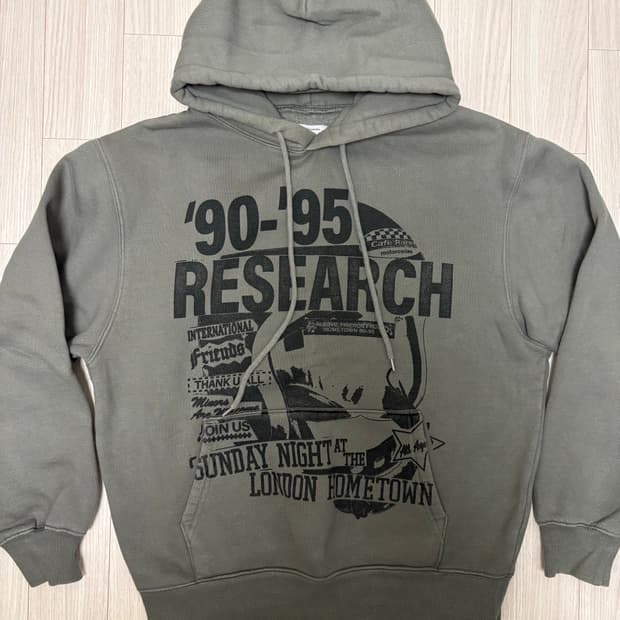 비바스튜디오 후드티