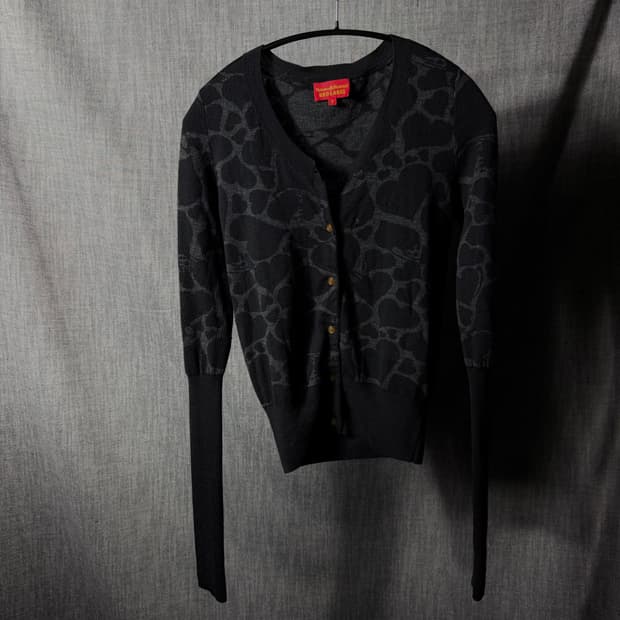 비비안웨스트 하트 패턴 니트가디건