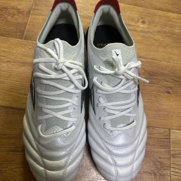 미즈노 모렐리아 네오4 베타 제펜