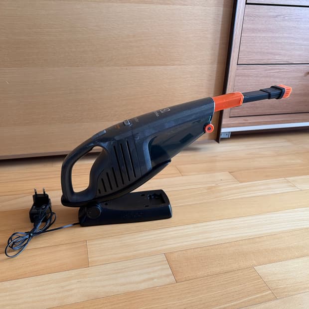 일렉트로룩스 라피도 청소기 무선 핸디 버큠 코드제 A9 Electrolu