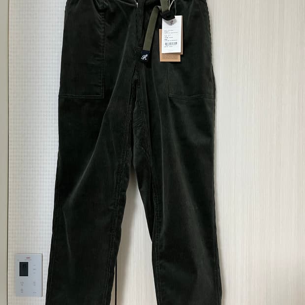 그라미치 코듀로이 루즈 테이퍼드 팬츠 새상품