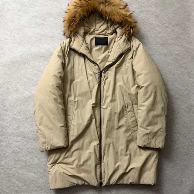 00’s 프라다 에스키모 후드 퍼 패딩