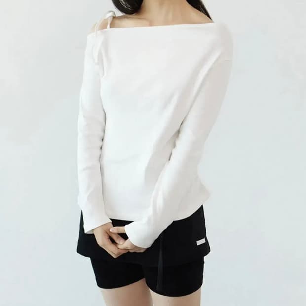 adit 오프숄더 롱 슬리브 아이보리
