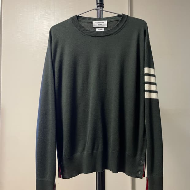 톰브라운 울 니트 (올리브) 3 사이즈