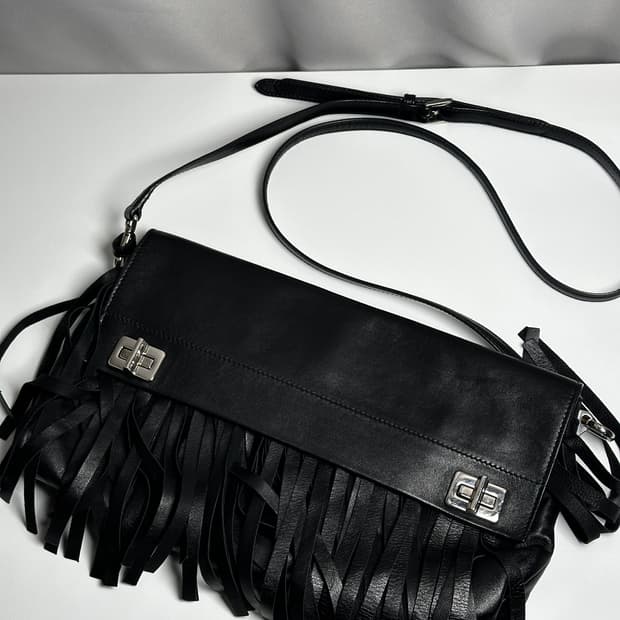 프라다 밀라노 프린지 숄더백