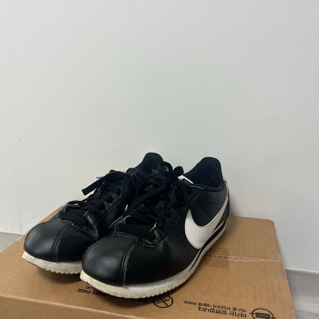 나이키 코르테즈 블랙 250mm