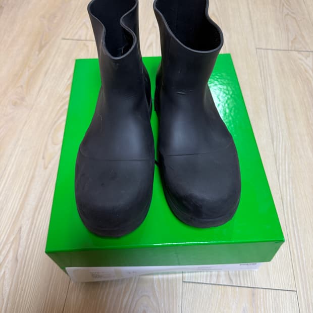 보테가베네타 패들 부츠 검정