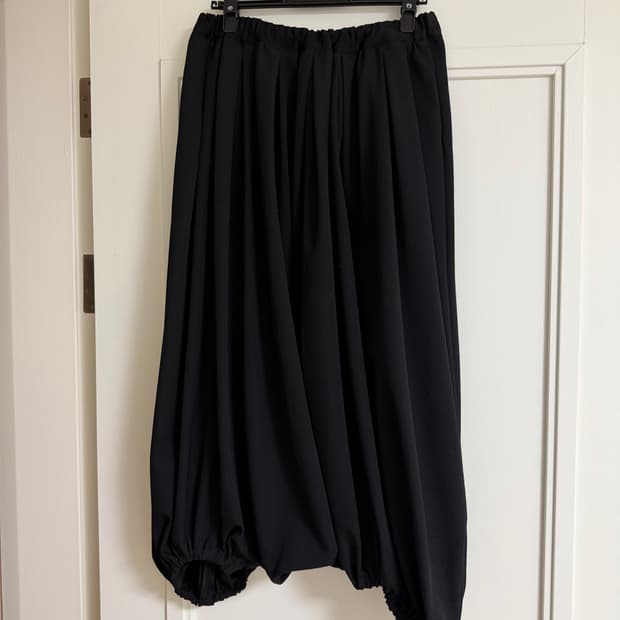 25SS꼼데가르송 메인라인 벌룬팬츠