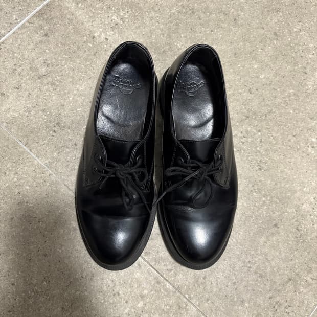 닥터마틴 로퍼 2홀 