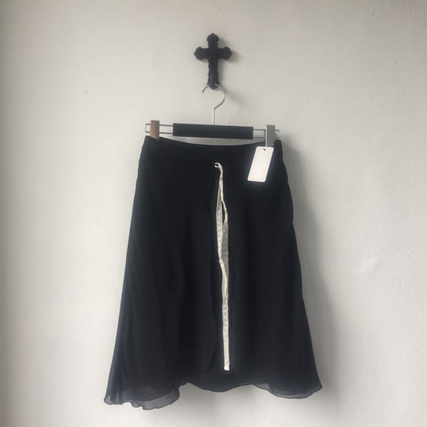 Tied layered point skirt