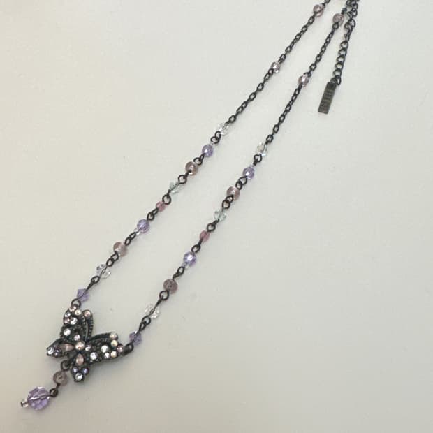 안나수이 나비 목걸이