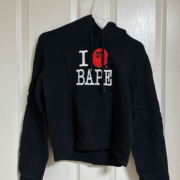 베이프 아이러브 크롭 후드티