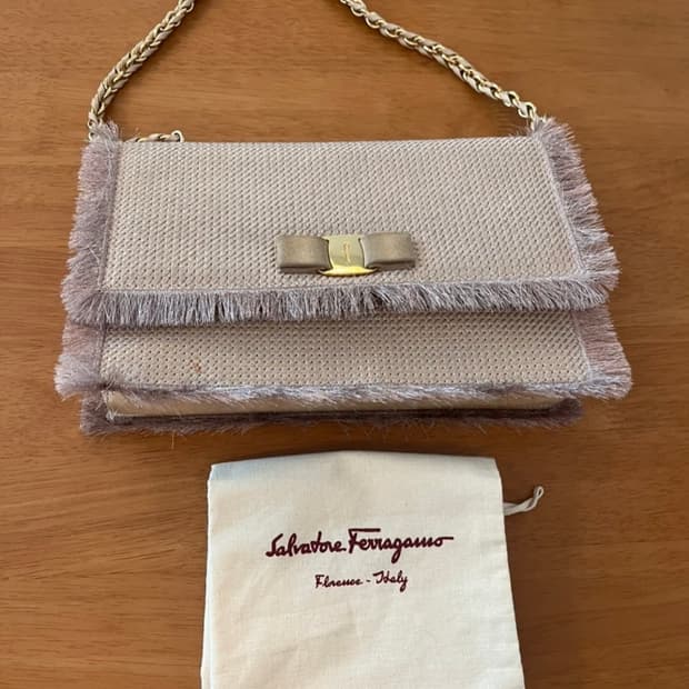 Ferragamo 페라가모 파우더 핑크 바라 숄더 체인백