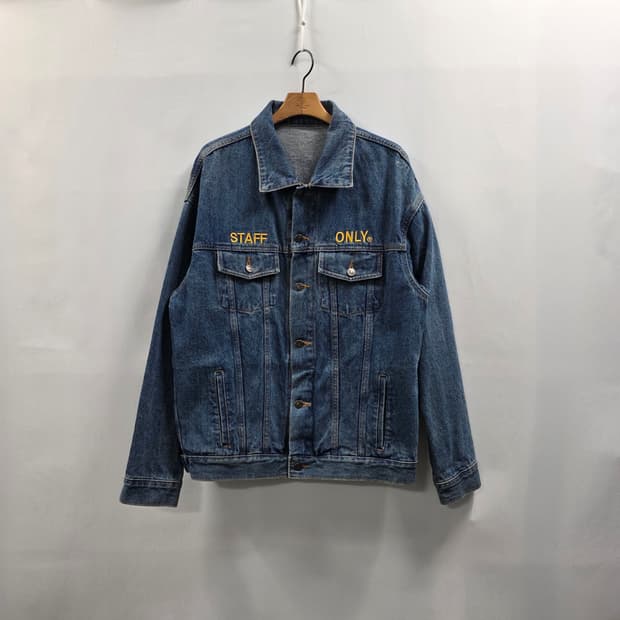 0762STAFF ONLY 스탭온리 자수 로고 중청 데님자켓
