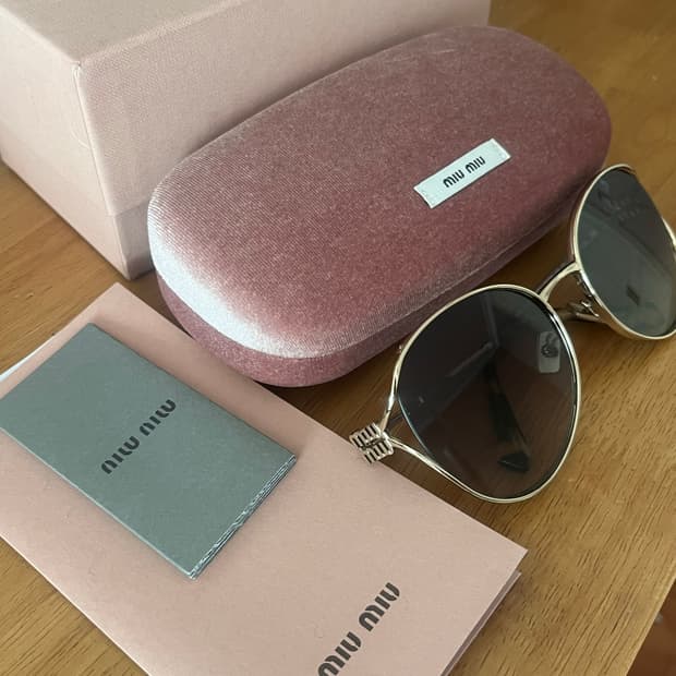 미우미우 호피 로고 선글라스