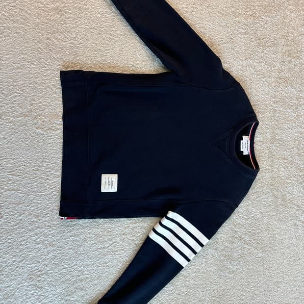 톰브라운 사선완장 맨투맨 2사이즈