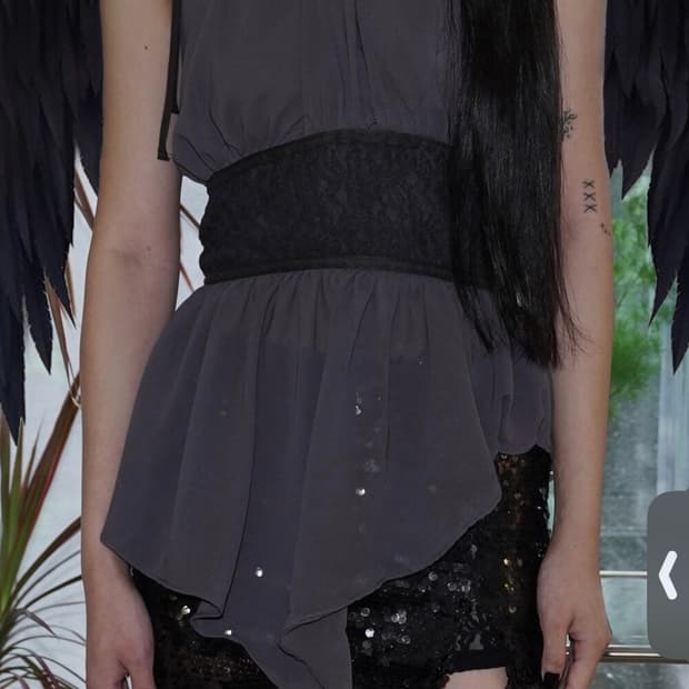뮤즈뮤지엄) Shirring Halter Blouse CH F
