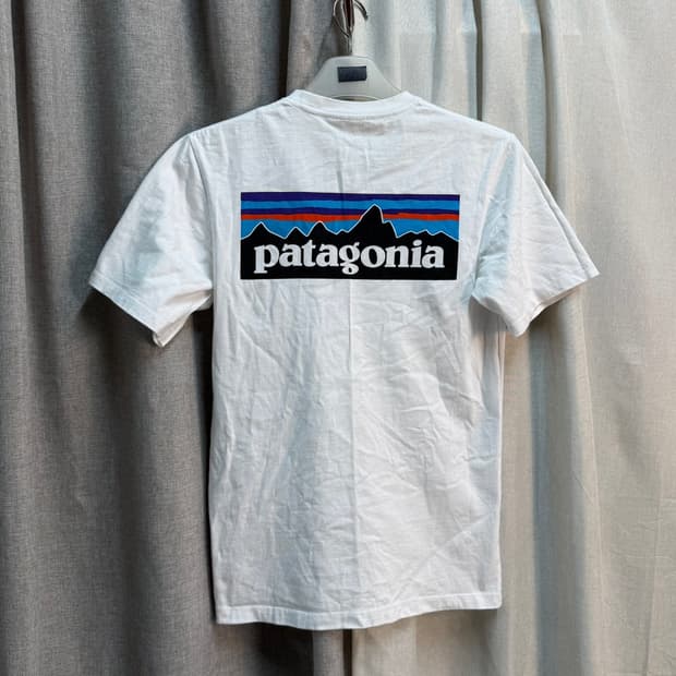 [90] 파타고니아 흰색 반팔 라운드 티셔츠