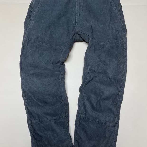 C.P. 컴퍼니(C.P. Company) 코듀로이 어고노믹 팬츠