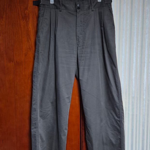 어나더오피스 25ss 산티아고 치노 (Graphite)