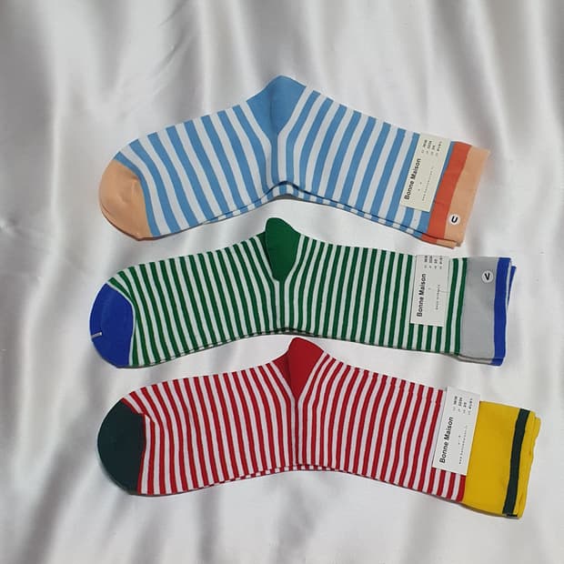 스킨 블루 그린 레드 스트라이프 Bonne Maison 본메종 양말