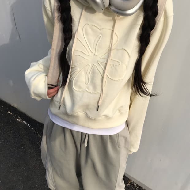 아이보리 네잎클로버 후드티🍀