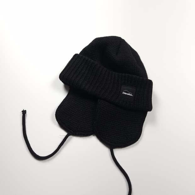 디미토 로고 이어플랩 비니 블랙