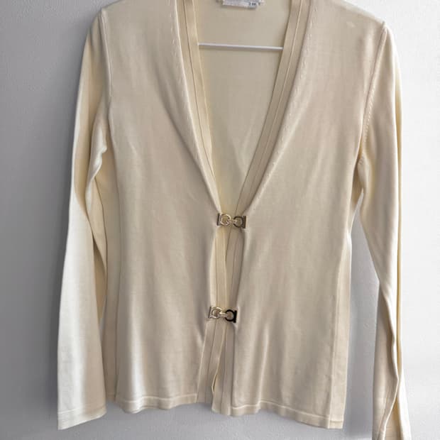 살바토레 페레가모 버클 가디건