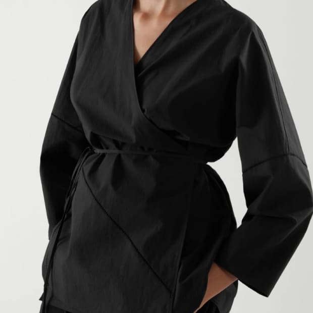 COS STITCHED WRAP TOP 스티치드 블라우스