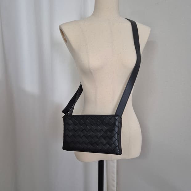 보테가베네타 인트레치아토 트리플 메신저배