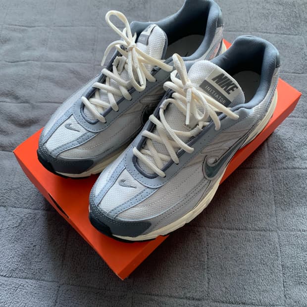 나이키 이니시에이터 빈티지 그레이260