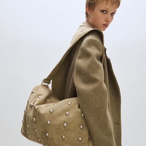 새상품)플리즈프로젝트 스웨이드 메신저백