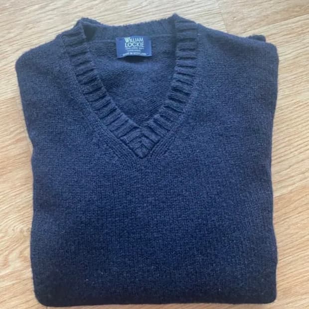 L) 윌리엄로키 브이넥 니트